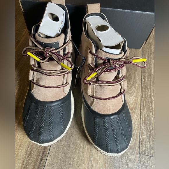 NWB Sorel Women's Out N About IIl Classic Waterproof Boots Size 6 - Picture 12 of 14